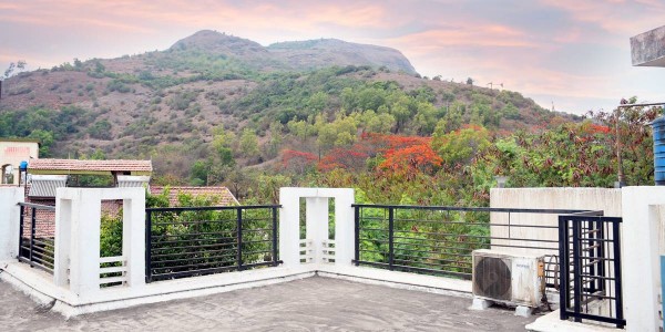 MOUNTAIN VIEW VILLA